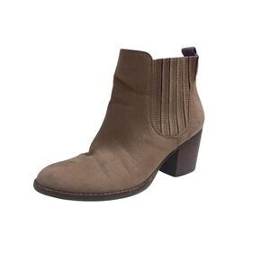 Francesca's Tan Ankle Boots with Chunky Heel and Elastic Panels